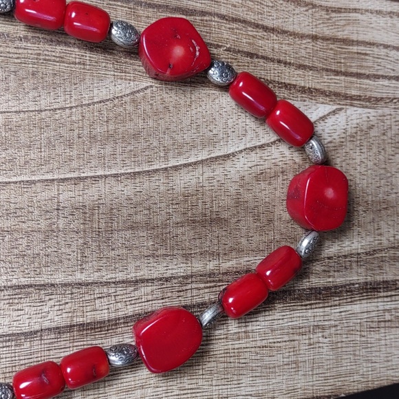 Gorgeous Bamboo Coral Bead Necklace - Picture 2 of 8